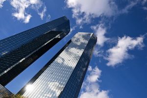 Die Deutsche Bank treibt die Digitalisierung ihres Privatkundengeschäfts voran. (Archivbild) - Foto: Arne Dedert/dpa