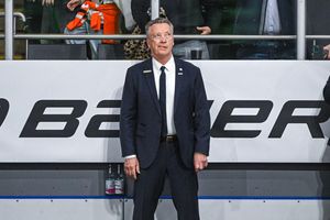 Eishockey-Bundestrainer Harold Kreis muss bei der WM in der Abwehr auf wichtige Spieler verzichten. - Foto: Armin Weigel/dpa