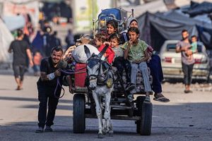 Vertriebene fliehen aus Gaza-Stadt - Foto: Jehad Alshrafi/AP/dpa