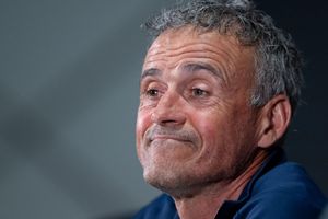 Der allseits bewunderte Luis Enrique sagt vor dem Finale: «Ich bin kein Star als Trainer.» - Foto: Sven Hoppe/dpa