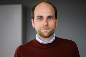 Raoul Roßmann nimmt den Konkurrenten dm im AfD-Streit in Schutz. - Foto: Julian Stratenschulte/dpa