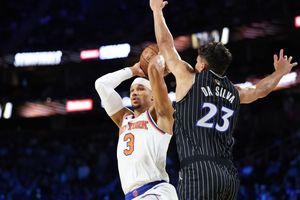 Orlandos Tristan da Silva (l) wehrte sich vergeblich gegen Josh Hart und die Knicks. - Foto: Ronda Churchill/AP/dpa
