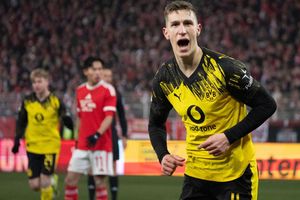 Nico Schlotterbeck bejubelt seinen Kopfballtreffer zum 2:0. - Foto: Soeren Stache/dpa