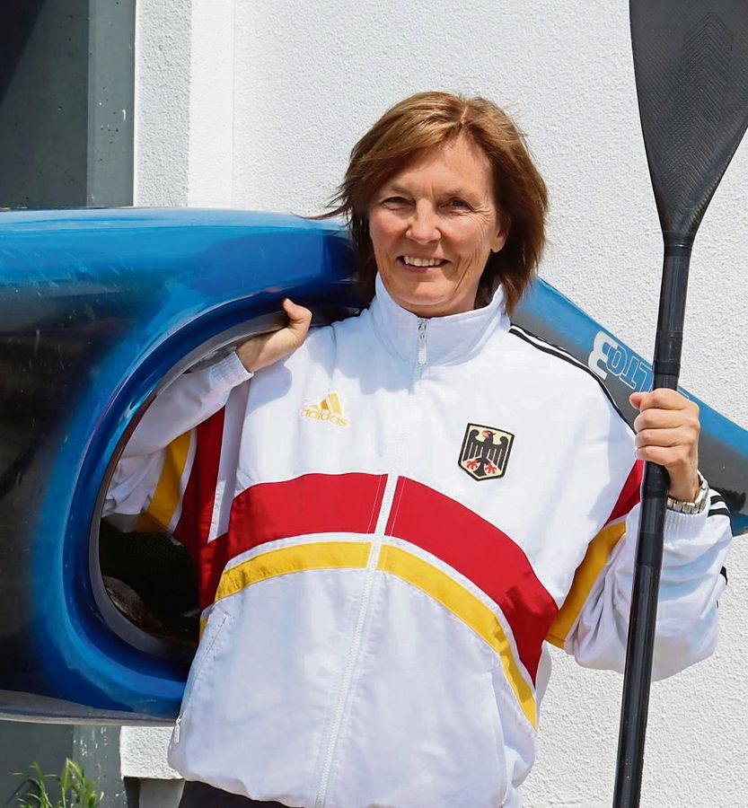 Die Deutschland-Trainingsjacke steht ihr gut: Gitti Schlaaff vom WSC Lippstadt ist neue Bundestrainerin der U18-Junioren im Kanuslalom und Kajakcross. Foto: Lütkehaus