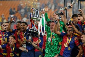 Der deutsche Nationaltorwart Marc-André ter Stegen steht nach langer Verletzung am Samstag erstmals wieder beim FC Barcelona im Tor. - Foto: Joan Monfort/AP/dpa
