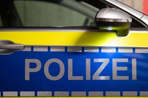 In Paderborn soll eine 13-Jährige ihre Betreuerin in einer Klinik angegriffen haben. (Symbolbild) - Foto: Robert Michael/dpa