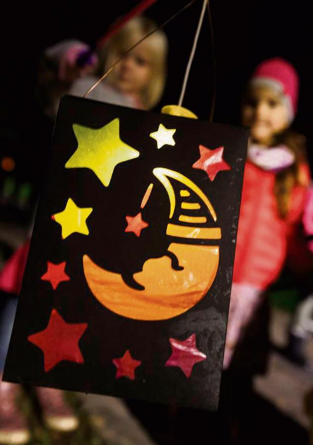 Martinsumzug oder Laternenfest? An den Begrifflichkeiten hat sich eine Debatte entzündet. Foto: Julian Rettig/dpa