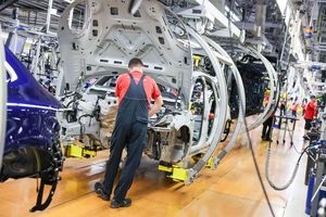 Die Stimmung in der deutschen Autoindustrie ist gesunken. (Symbolbild) - Foto: Jan Woitas/dpa