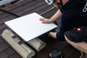 Starlink-Terminals sind im Iran verboten, werden aber ins Land geschmuggelt. (Archivbild) - Foto: Philipp von Ditfurth/dpa