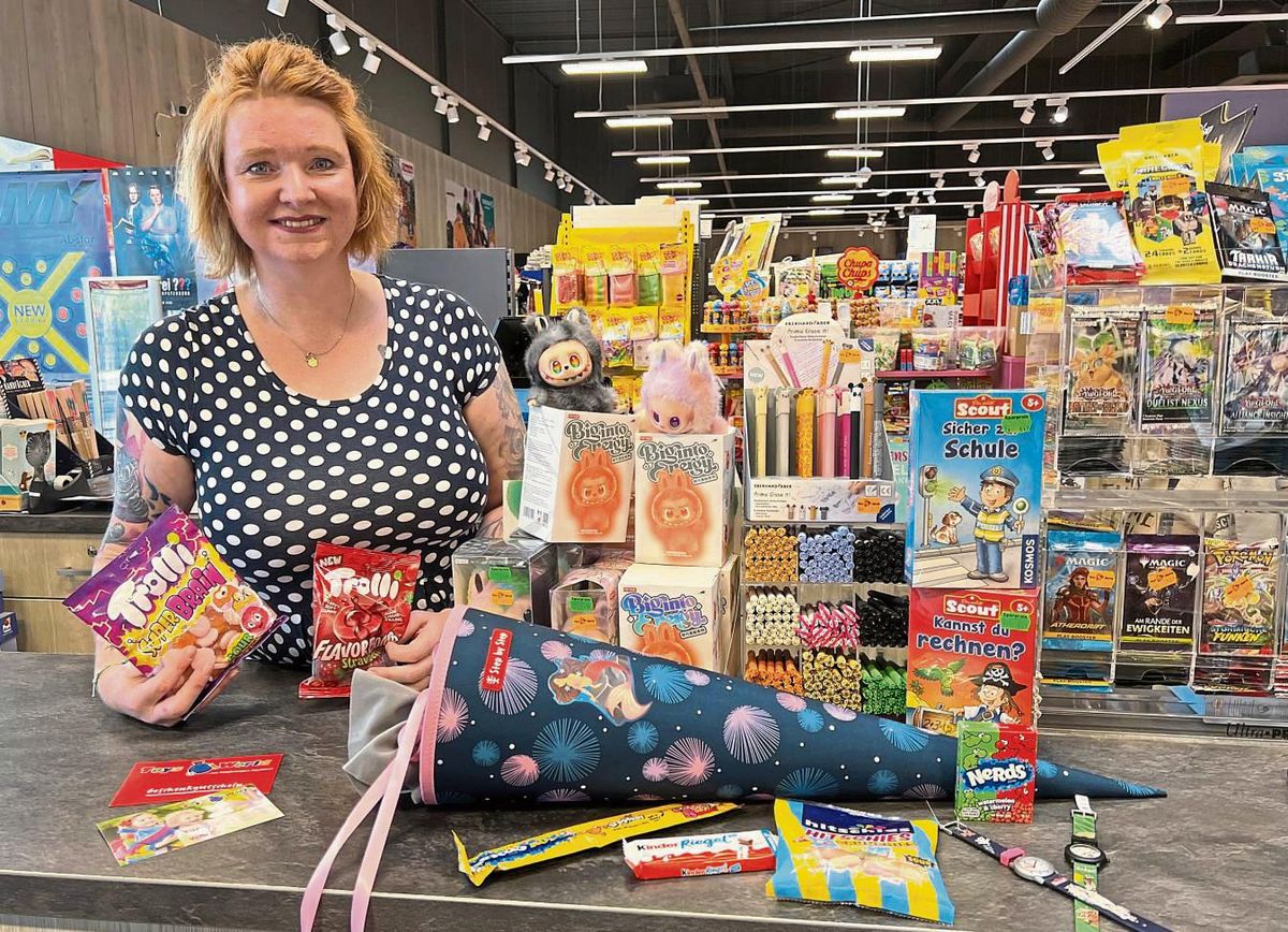 Bunt gemischt und teilweise schräg werden die Inhalte so mancher Schultüten sein, die die Schulanfänger in der kommenden Woche auspacken dürfen. Foto: A. Bsdurek