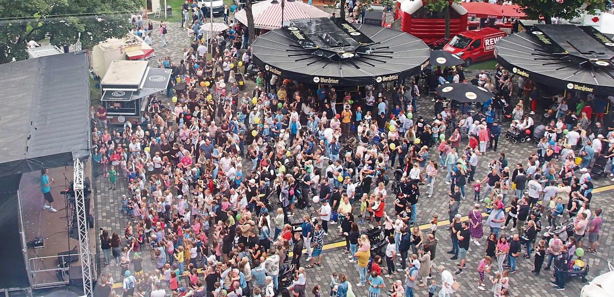 Eine eindrucksvolle Kulisse vom Steinfest bot sich den Besuchern vom Riesenrad aus.