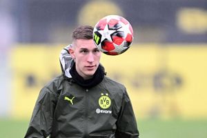 Nico Schlotterbeck ist nach mehrmonatiger Verletzungspause ins BVB-Training zurückgekehrt. (Archivbild) - Foto: Federico Gambarini/dpa