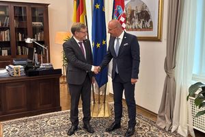 Außenminister Johann Wadephul (CDU) wird von seinem kroatischen Kollegen Gordan Grlic Radman in der Hauptstadt Zagreb zum Antrittsbesuch empfangen. - Foto: Jörg Blank/dpa