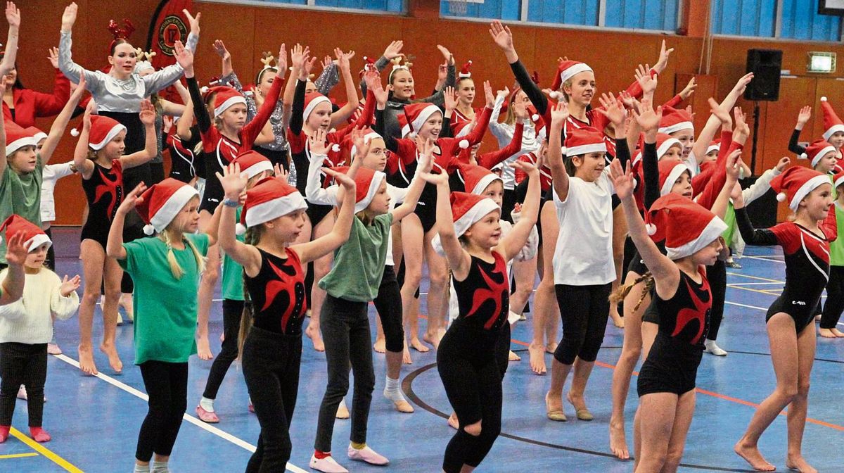 Auf ins Finale beim Schauturnen: Die Aktiven des TV Lipperode brachten mit ihren Darbietungen viel Farbe in einen tristen Dezembersonntag. Gezeigt wurde in einem zweistündigen Programm ein Querschnitt in die Vereinsarbeit.