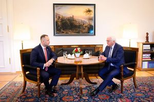 Bundespräsident Steinmeier lehnte im Gespräch mit seinem polnischen Kollegen Nawrocki Reparartionsforderungen erneut ab - Foto: Bernd von Jutrczenka/dpa-Pool/dpa