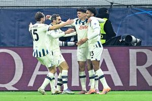 Bergamo bejubelt das zweite Tor. - Foto: Uwe Anspach/dpa