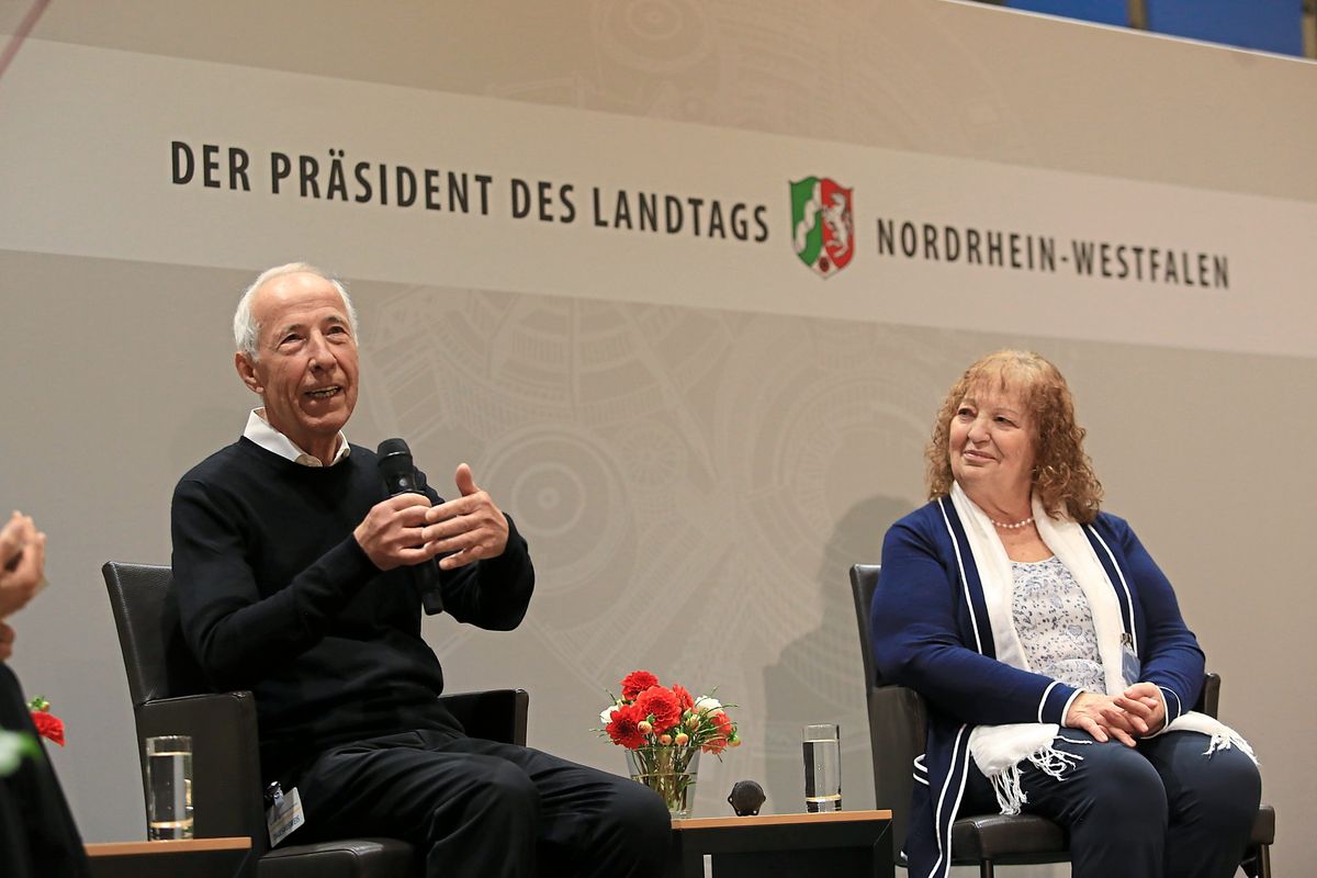 Lebensgeschichte im Landtag: Irina Vavitsa (74) hat während einer Feierstunde für die erste Anwerbegeneration erzählt, wie es ihr seit den 1970er Jahre in Lippstadt ergangen ist.