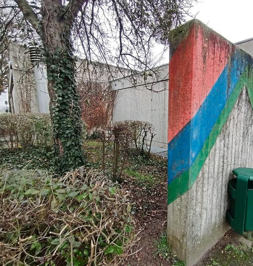 Über die Zukunft der Lippstädter Bäder – und damit auch über das Lehrschwimmbecken in Dedinghausen (Bild) – wird derzeit heiß diskutiert. Foto: Niggenaber