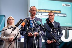 Personelle Klarheit - Union legt Liste der Kabinettsmitglieder vor. - Foto: Michael Kappeler/dpa