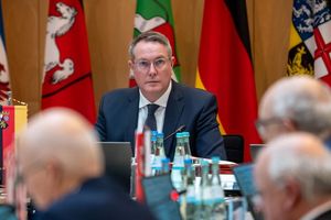 Erst berieten die Länder unter sich, dann ging es ins Kanzleramt. - Foto: Michael Kappeler/dpa