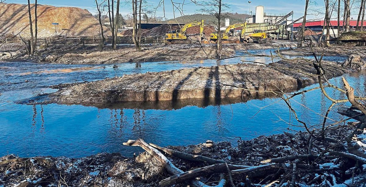 Durch die Renaturierung hat die Möhne die erste Herausforderung – das Hochwasser an Weihnachten – gemeistert: Ein Rückhalteraum hat den Regen ausgebremst. Fotos: bsdurek