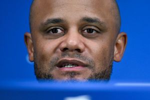 Vincent Kompany bei der Pressekonferenz in Mailand. - Foto: Sven Hoppe/dpa