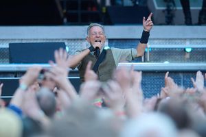 Bruce Springsteen and The E Street Band spielen im Berliner Olympiastadion im Rahmen ihrer Europatournee 2025. - Foto: Annette Riedl/dpa