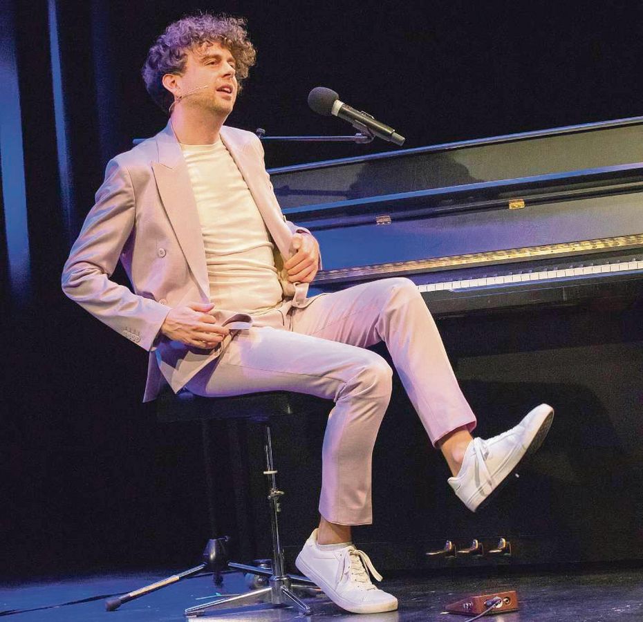 Matthias Ningel ist studierter Musiker. Dementsprechend spielt die Musik auch eine große Rolle in seinen Programmen. Foto: Roland Soldi