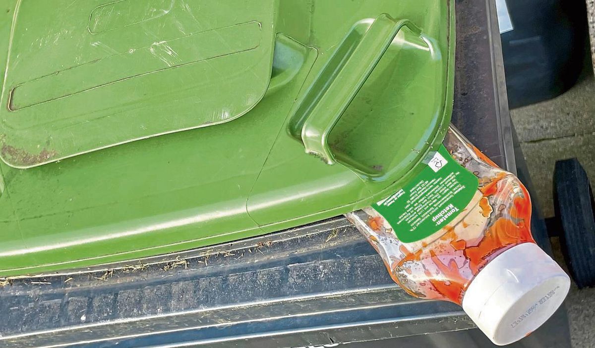 Geht gar nicht: Plastik hat im Biomüll nichts zu suchen. Doch die Bürger sortieren laut ESG gewissenhaft. Foto: Winkelmann