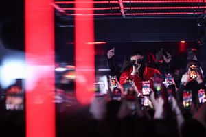 Haftbefehl steht nach Erscheinen seiner Netflix-Doku wieder auf der Bühne. - Foto: Hannes P. Albert/dpa