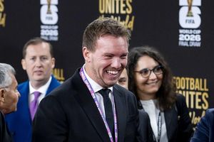 Julian Nagelsmann lacht auf seinem Weg zur Auslosung. - Foto: Koen Van Weel/ANP/dpa