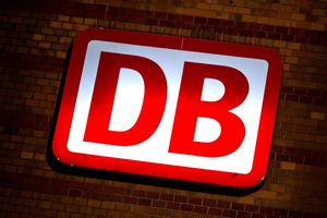 Wer führt künftig die Deutsche Bahn - und wohin? Wer auch immer es wird: Herausforderungen gibt es genug. (Symbolbild) - Foto: Sina Schuldt/dpa