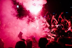 Nach Ausschreitungen nahm die französische Polizei Hunderte Menschen fest. - Foto: Jan Schmidt-Whitley/Le Pictorium via ZUMA Press/dpa