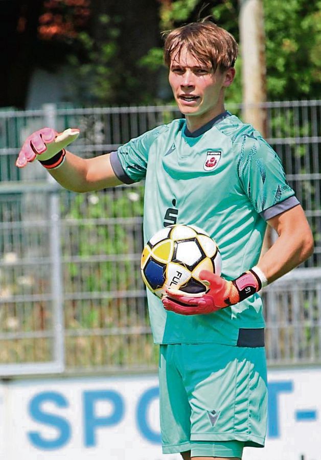 Gibt den Ton an: Youngster Benjamin Aust steht vor seiner ersten Saison als Nummer 1 beim SV Lippstadt. Noch sei in der Torwartfrage aber keine endgültige Entscheidung gefallen, wie der 20-Jährige auf Nachfrage erklärte. Foto: Heinke