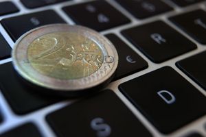 Seit Jahren tüfteln die Euro-Währungshüter unter Federführung der Europäischen Zentralbank (EZB) an einer digitalen Variante der europäischen Gemeinschaftswährung. (Symbolbild) - Foto: Karl-Josef Hildenbrand/dpa