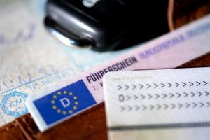 Nicht alle lassen das Auto stehen, obwohl der Führerschein entzogen wurden, wie eine Studie zeigt. (Symbolbild) - Foto: Sven Hoppe/dpa