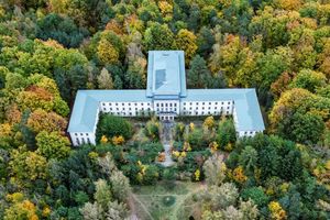 Auf dem Areal ist ein Brand ausgebrochen. (Archivbild) - Foto: Britta Pedersen/dpa