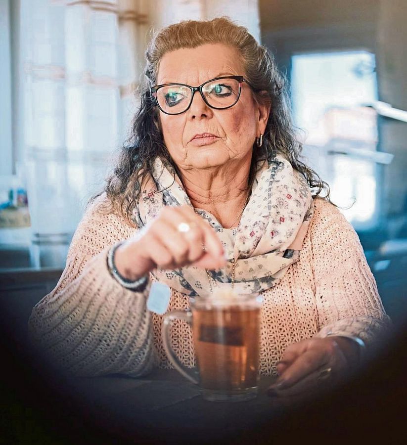 Anke Rasch berichtet, wie Einsamkeit sie krank machte – und wie sie heute zurück ins Leben findet. Die LWL-Klinik in Benninghausen begleitete sie dabei maßgeblich.