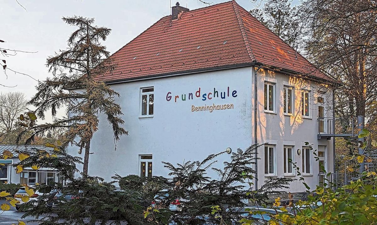Vor hundert Jahren wurde der Altbau der Grundschule Benninghausen fertiggestellt – damals eine große Aufgabe für die Gemeinde. Foto: Raestrup