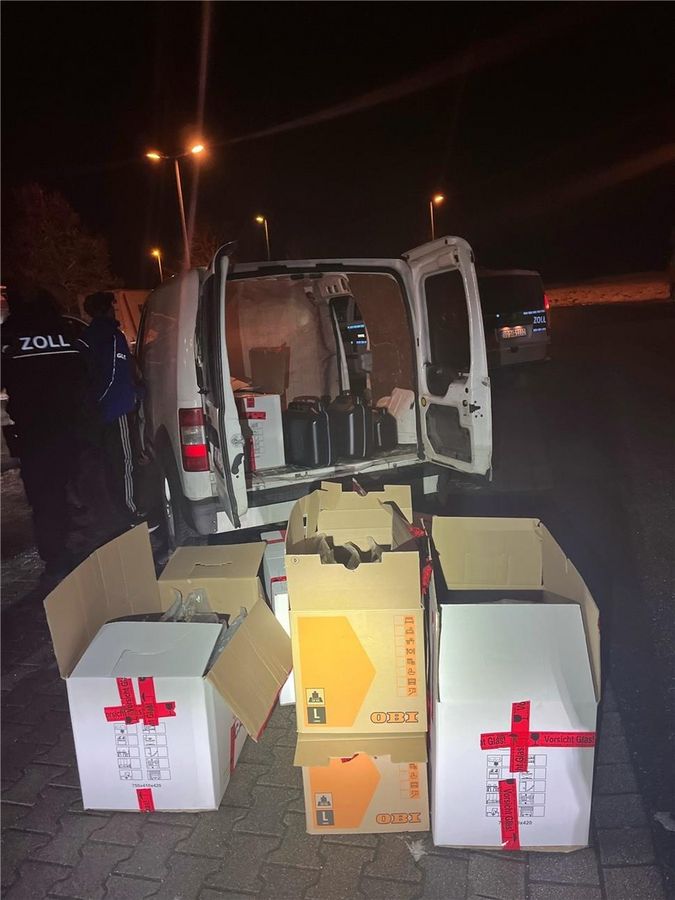 Bei einer Kontrolle auf der A44 bei Soest haben Zollbeamte am Mittwochabend (7. Januar) eine große Menge Drogen sichergestellt. Foto: Polizei