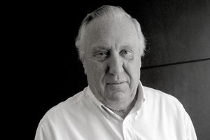 Forsyth arbeitete mehrere Jahre als Auslandskorrespondent und schrieb später Romane, die er in der Geheimdienstwelt spielen ließ. (Archivbild) - Foto: Britta Gürke/dpa