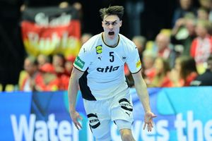 Schlüpfte gegen Portugal in die Hauptrolle: Top-Werfer Miro Schluroff. - Foto: Sina Schuldt/dpa