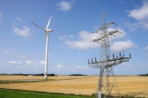 Im Norden ist die Windstromproduktion in den vergangenen Jahren stark ausgebaut worden. (Symbolbild) - Foto: Frank Molter/dpa
