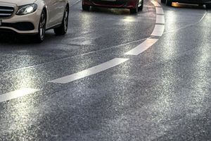 Vorsicht vor überfrierendem Regen. (Archivbild) - Foto: Jens Kalaene/dpa