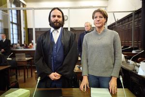 Christina Block und ihr Anwalt. - Foto: Georg Wendt/dpa Pool/dpa