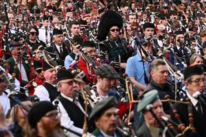 Eine von AC/DC's berühmtesten Rockhymnen erfüllte die Innenstadt. - Foto: Joel Carrett/AAP/dpa