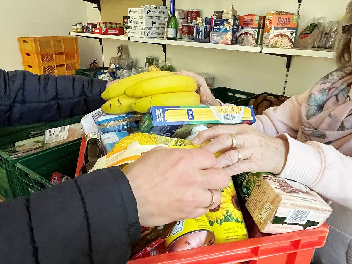 Unverzichtbar: Die Tafel versorgt wöchentlich 750 bis 900 Menschen in Lippstadt mit Lebensmitteln. Jetzt benötigt sie ganz dringend ein neues Domizil. Foto: Friedrich