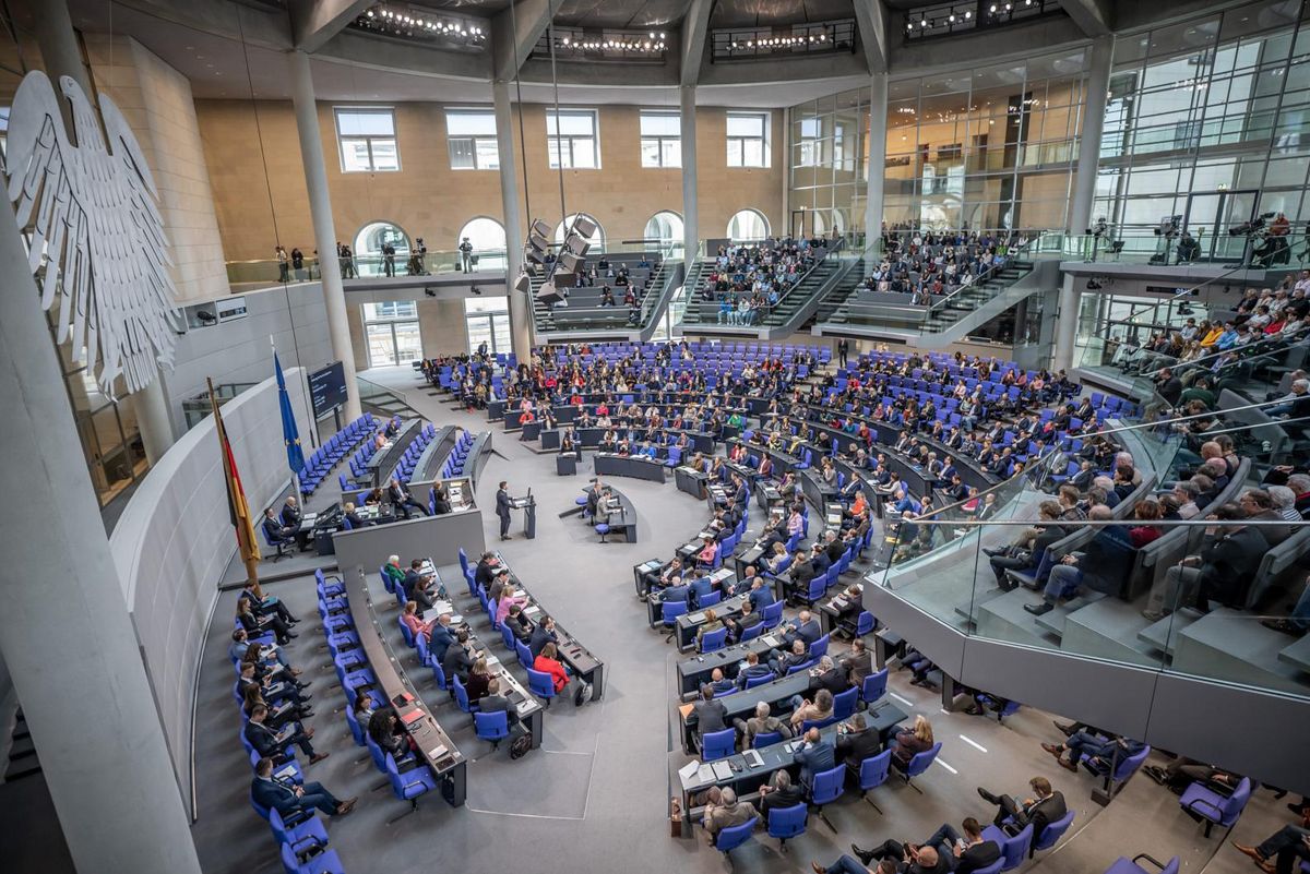 Sechs Kandidaten aus dem Kreis Soest treten bei der Bundestagswahl an. Foto: Michael Kappeler (dpa)