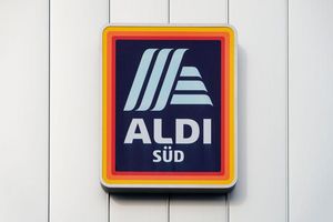 Aldi Süd beschäftigt 50.000 Menschen in Deutschland. (Archivbild) - Foto: Andreas Arnold/dpa