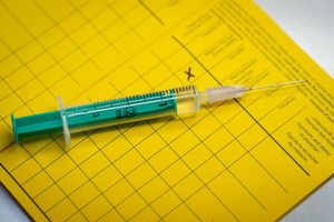 Eine Impfung sorgt dafür, dass der Körper weiß, was im Ernstfall zu tun ist. (Symbolbild) - Foto: Friso Gentsch/dpa